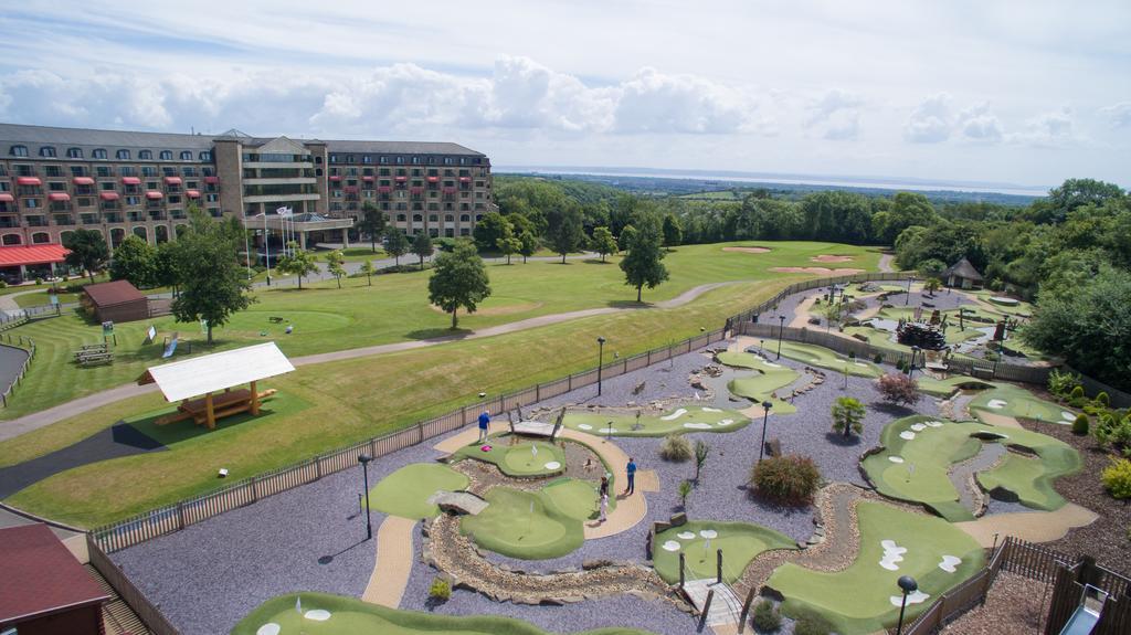 The Celtic Manor Resort Ньюпорт Экстерьер фото The 18-hole putting course at the Celtic Manor Resort